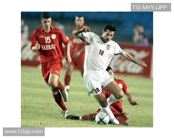 复古足球传奇回顾经典球星瞬间 见证足坛黄金时代的辉煌与荣耀 复古足球传奇回顾经典球星瞬间 见证足坛黄金时代的辉煌与荣耀