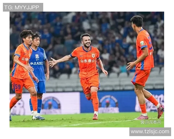 球星在绿茵场上展示原地接球技巧全面解析与细节动作赏析